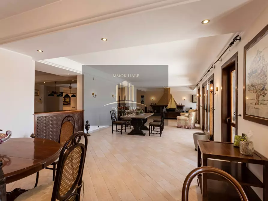 Immagine 51 di Villa in vendita  a Messina