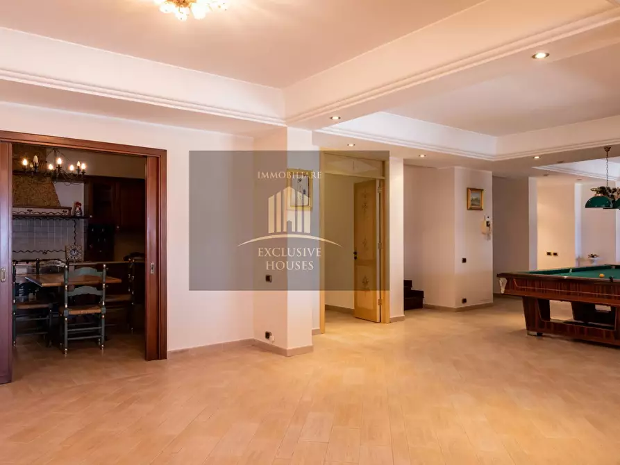 Immagine 54 di Villa in vendita  a Messina