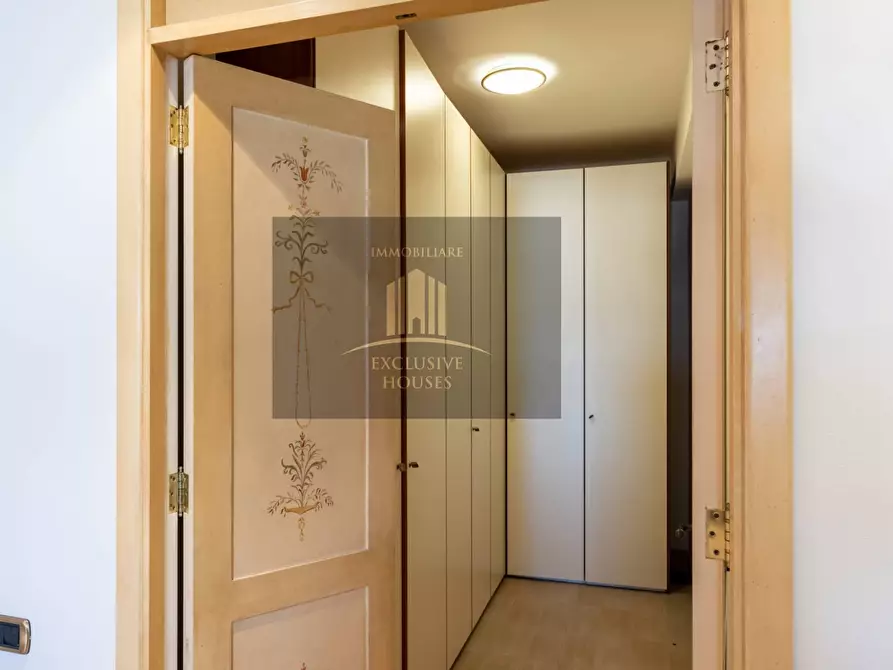 Immagine 55 di Villa in vendita  a Messina