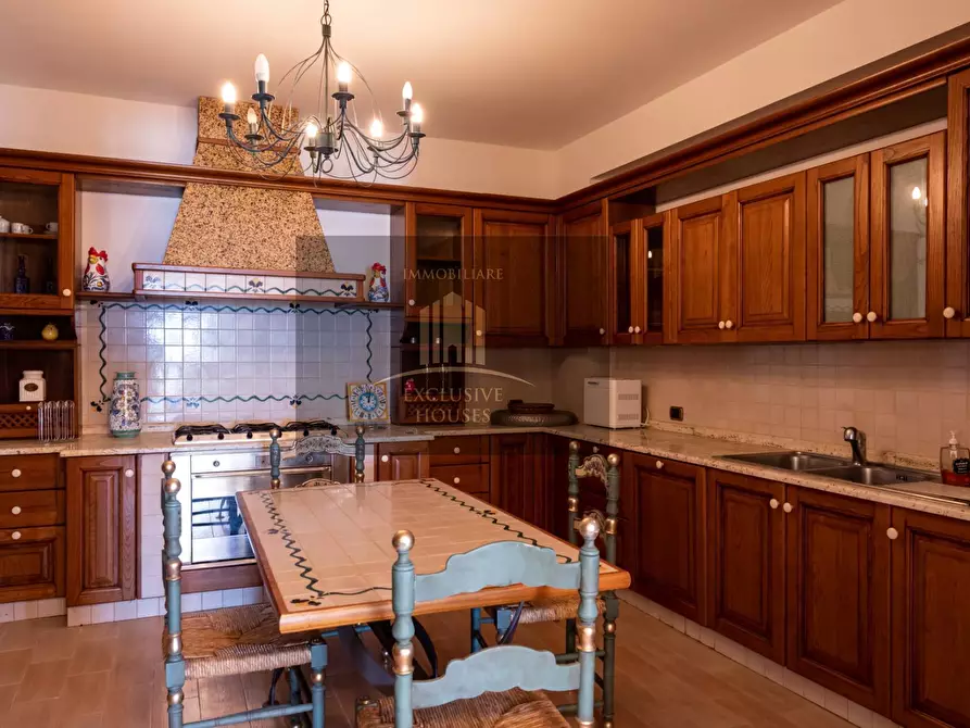 Immagine 59 di Villa in vendita  a Messina