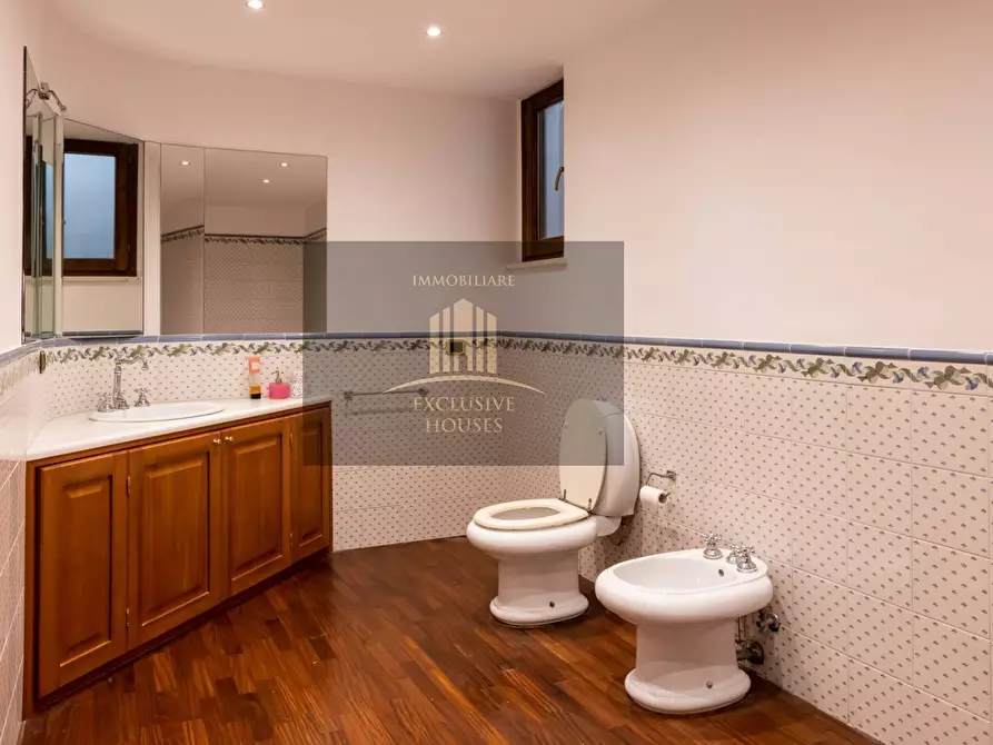 Immagine 66 di Villa in vendita  a Messina