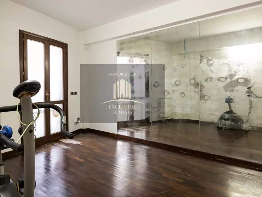 Immagine 73 di Villa in vendita  a Messina