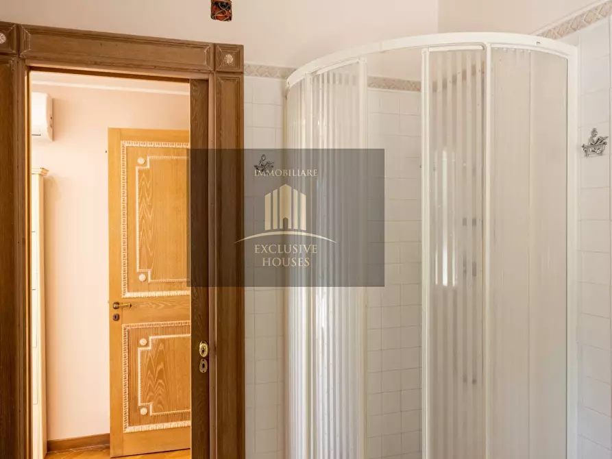 Immagine 80 di Villa in vendita  a Messina