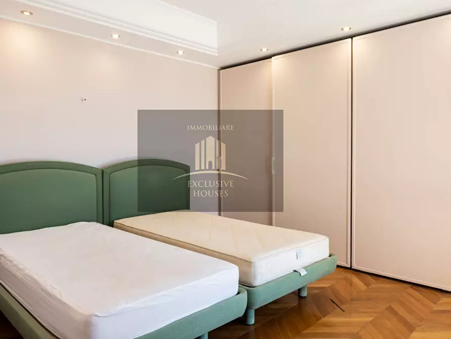 Immagine 81 di Villa in vendita  a Messina