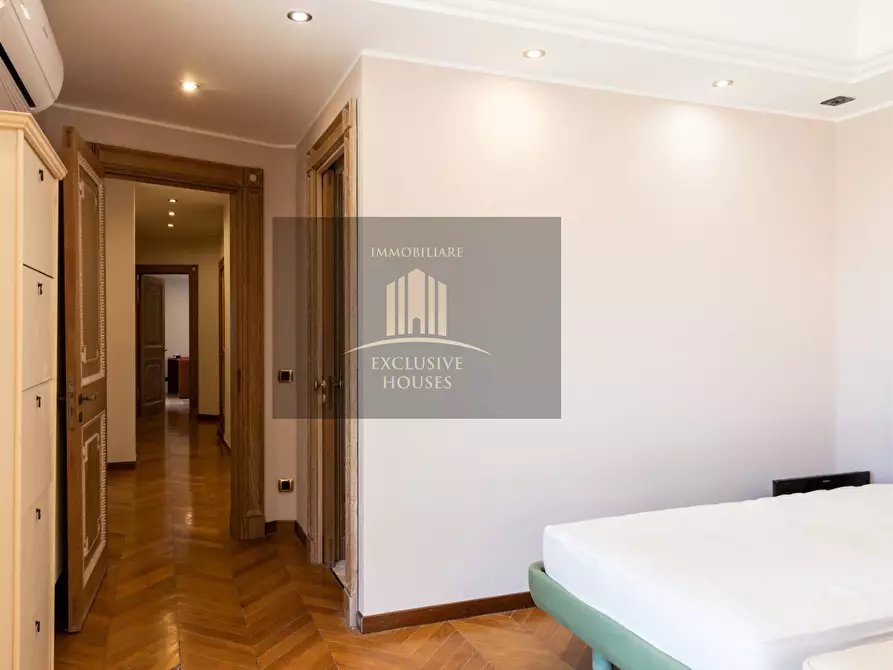 Immagine 82 di Villa in vendita  a Messina