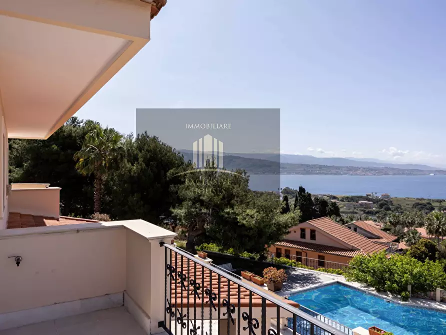 Immagine 96 di Villa in vendita  a Messina