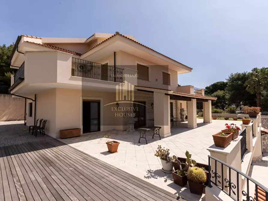 Immagine 118 di Villa in vendita  a Messina