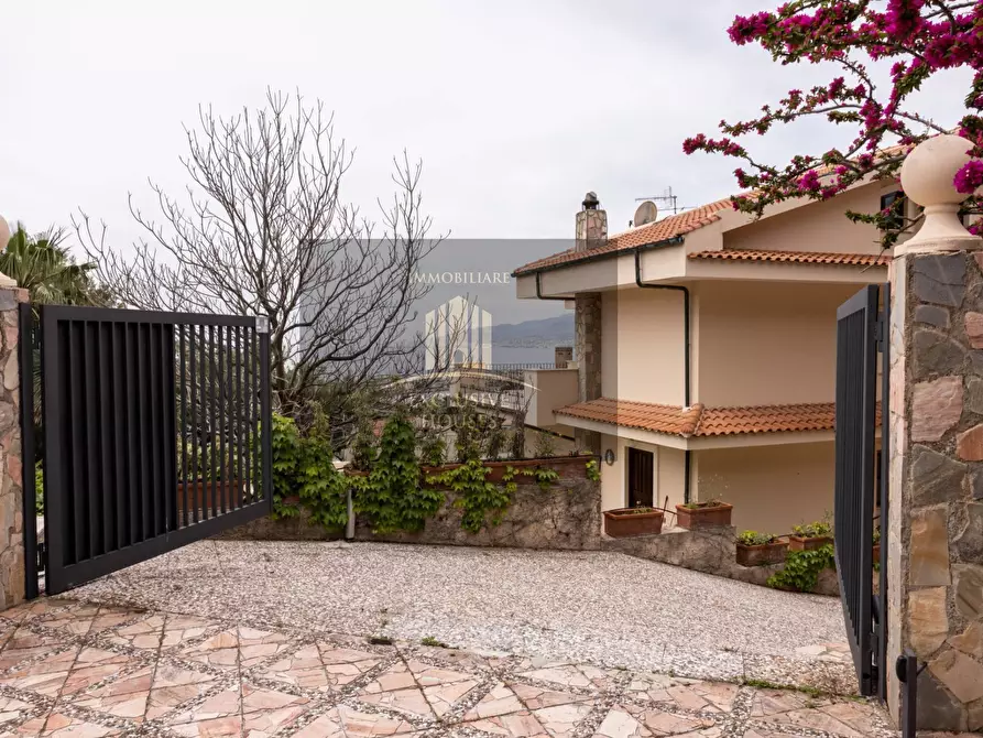 Immagine 4 di Villa in affitto  a Messina