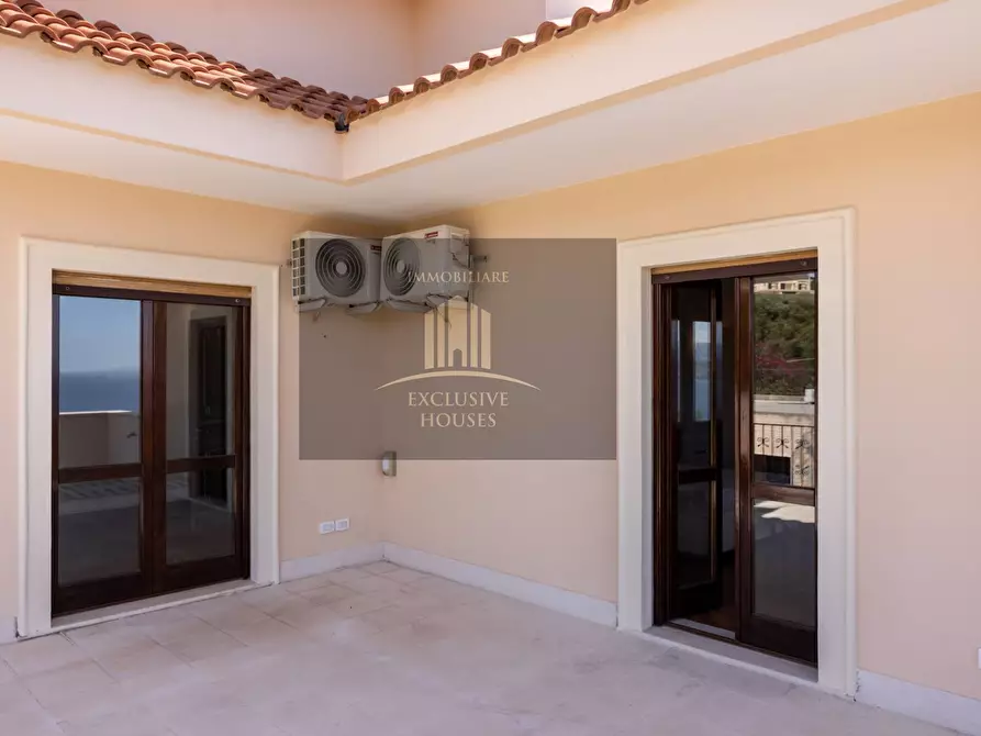 Immagine 95 di Villa in affitto  a Messina