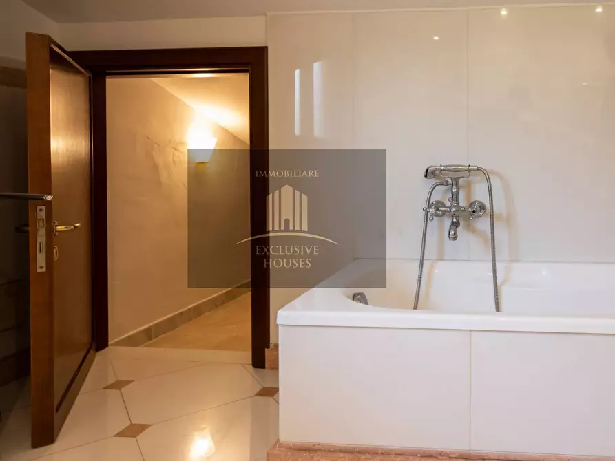 Immagine 114 di Villa in affitto  a Messina