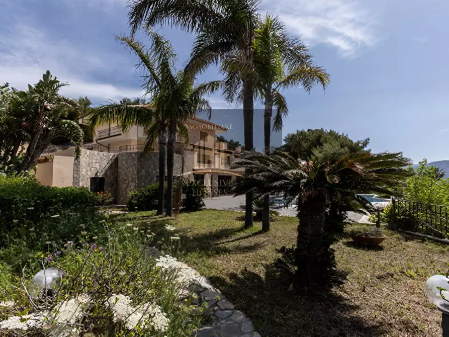 Immagine 132 di Villa in affitto  a Messina