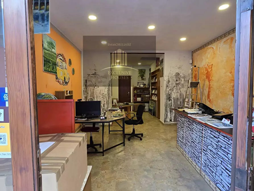 Immagine 1 di Negozio in vendita  in Via Ghibellina 37 a Messina