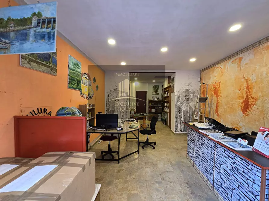 Immagine 2 di Negozio in vendita  in Via Ghibellina 37 a Messina