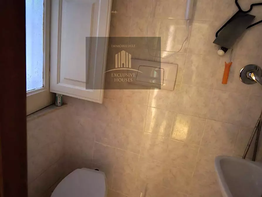 Immagine 7 di Negozio in vendita  in Via Ghibellina 37 a Messina