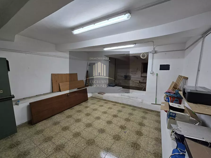 Immagine 10 di Negozio in vendita  in Via Ghibellina 37 a Messina