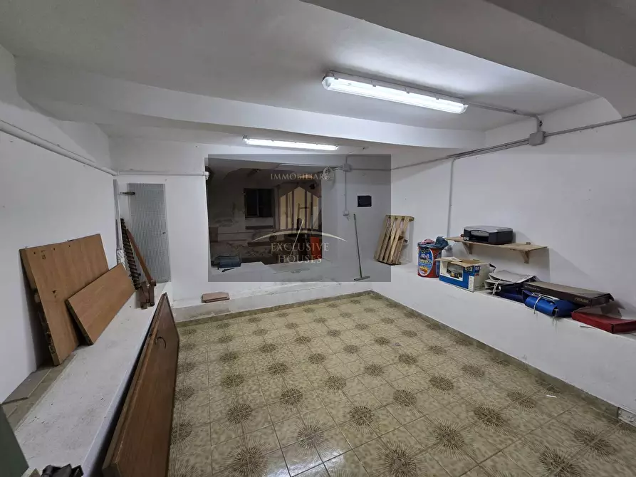 Immagine 11 di Negozio in vendita  in Via Ghibellina 37 a Messina