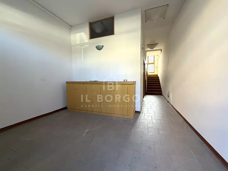 Immagine 2 di Negozio in affitto  in Via I Maggio 271 a Marliana