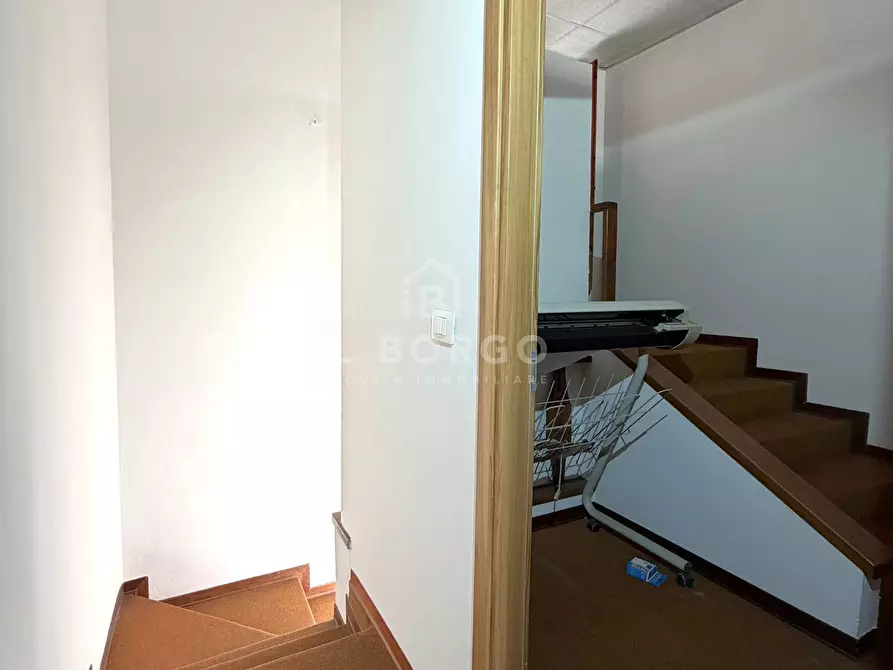 Immagine 7 di Negozio in affitto  in Via I Maggio 271 a Marliana