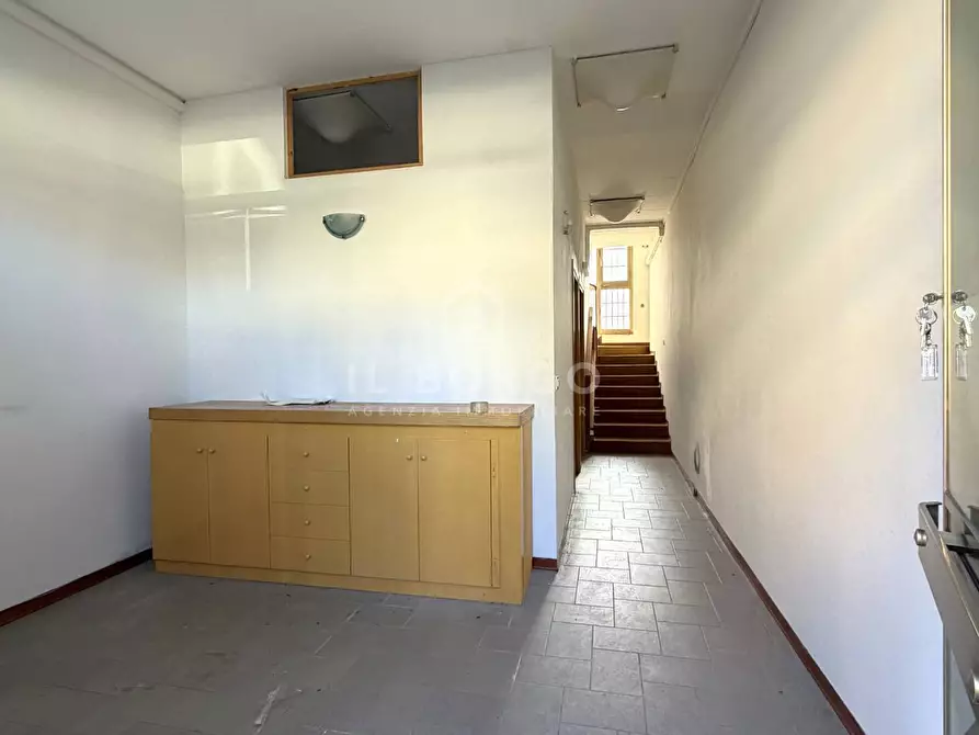 Immagine 4 di Negozio in affitto  in Via I Maggio 271 a Marliana
