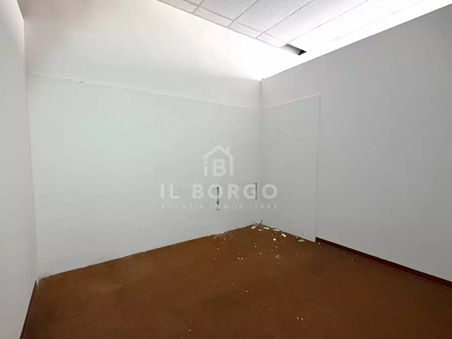 Immagine 10 di Negozio in affitto  in Via I Maggio 271 a Marliana