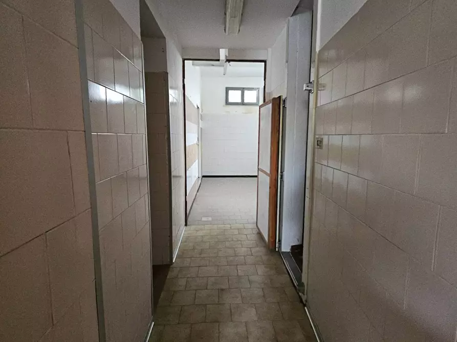 Immagine 6 di Negozio in vendita  in Via Lucchese 66 a Marliana