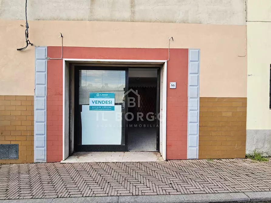 Immagine 3 di Negozio in vendita  in Via Lucchese 66 a Marliana