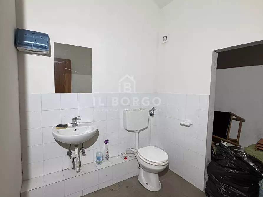 Immagine 14 di Negozio in affitto  in Via I Maggio 271 a Marliana