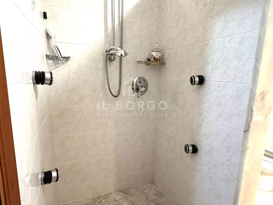 Immagine 25 di Villa in vendita  in Via Giovanni Amendola 12 a Pescia
