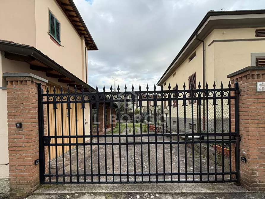 Immagine 39 di Villa in vendita  in Via Giovanni Amendola 12 a Pescia