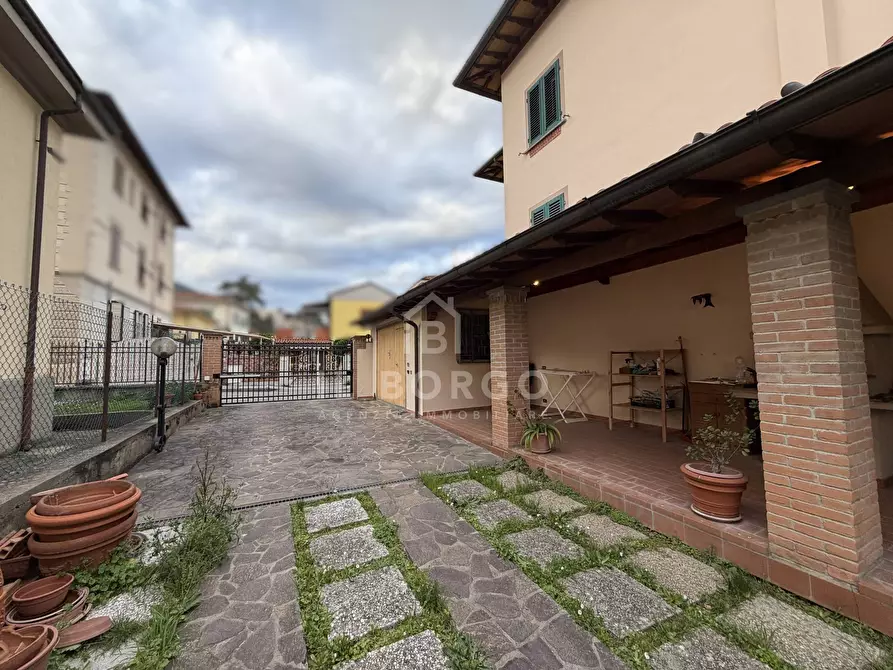 Immagine 3 di Villa in vendita  in Via Giovanni Amendola 12 a Pescia