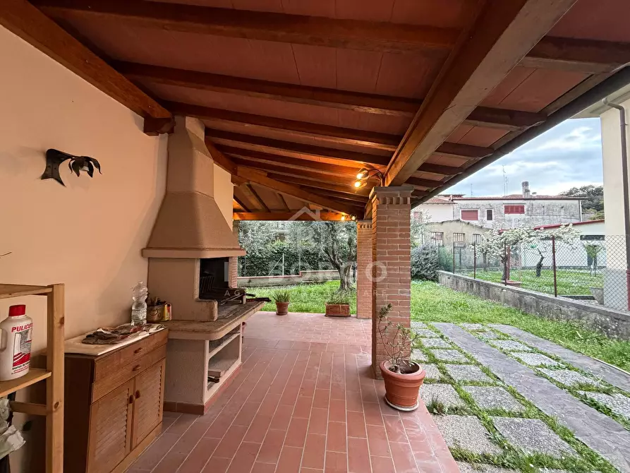 Immagine 2 di Villa in vendita  in Via Giovanni Amendola 12 a Pescia