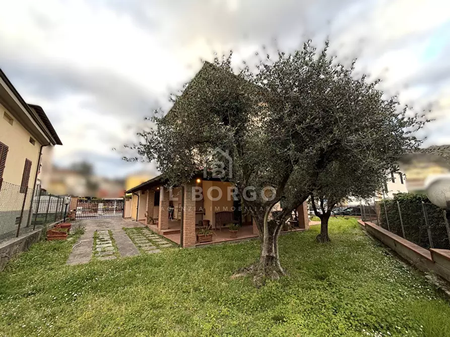 Immagine 43 di Villa in vendita  in Via Giovanni Amendola 12 a Pescia