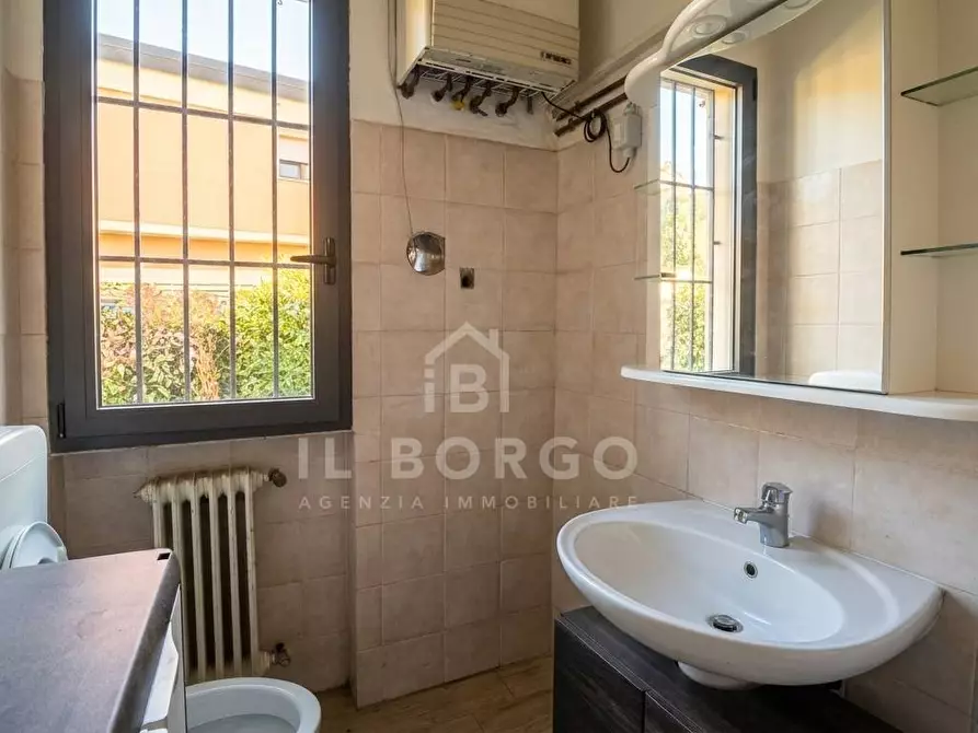 Immagine 3 di Negozio in affitto  in Via di Montecarlo 73 a Pescia