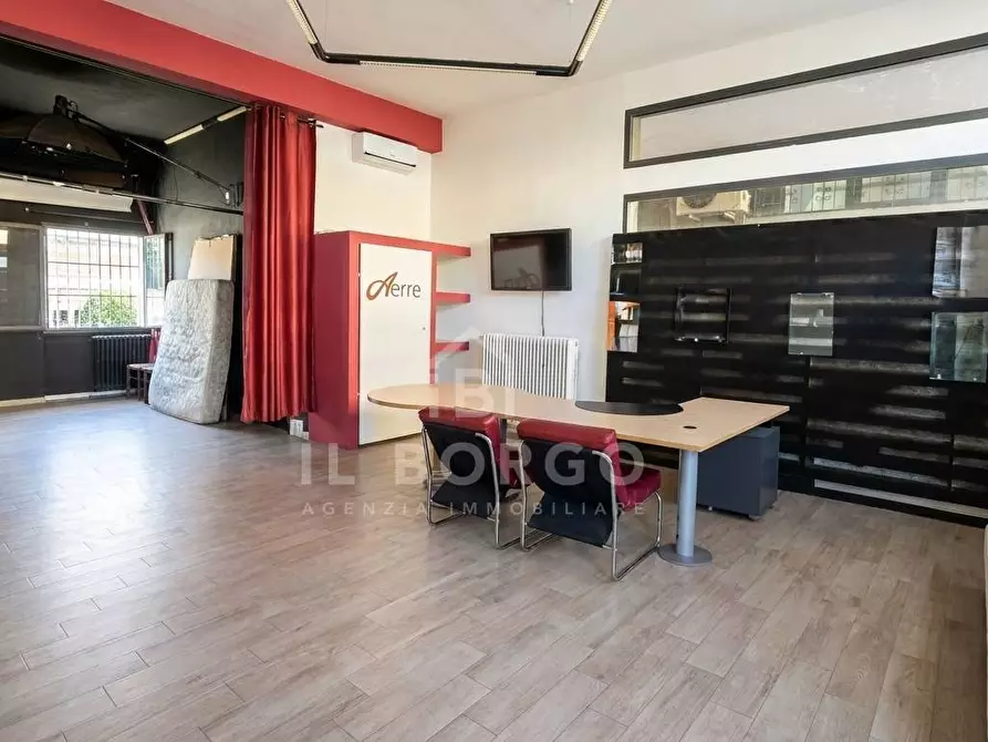 Immagine 2 di Negozio in affitto  in Via di Montecarlo 73 a Pescia
