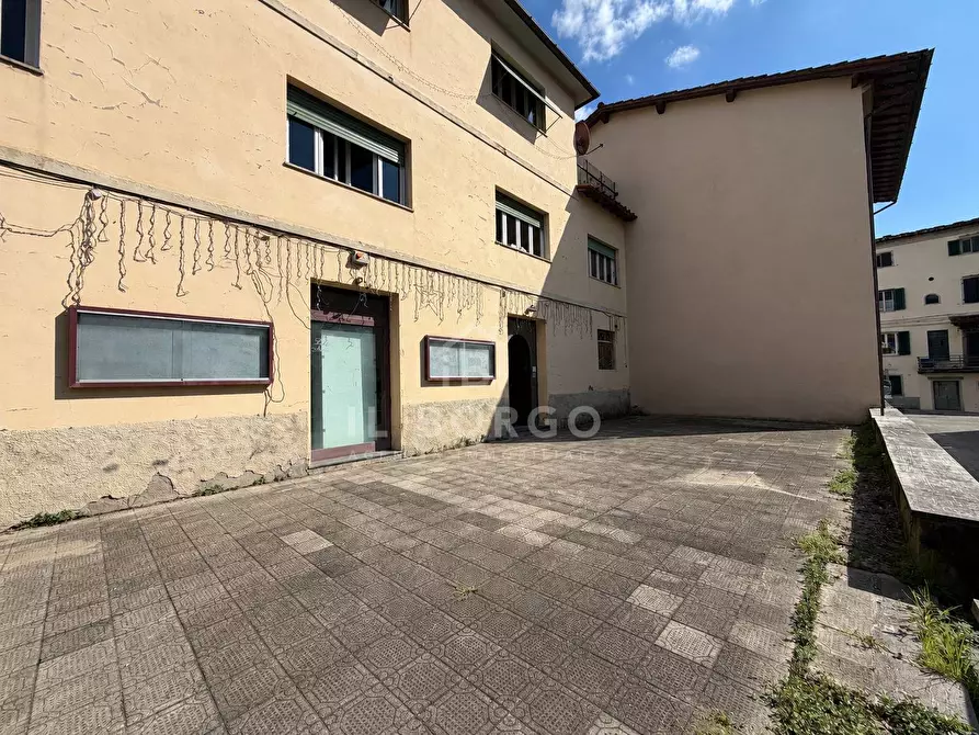 Immagine 17 di Negozio in vendita  in Via delle Cartiere 152-154 a Pescia