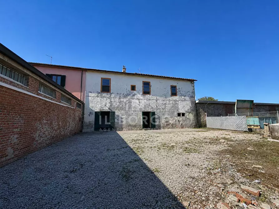 Immagine 2 di Casa indipendente in vendita  in Via Michelangelo 10 a Pescia