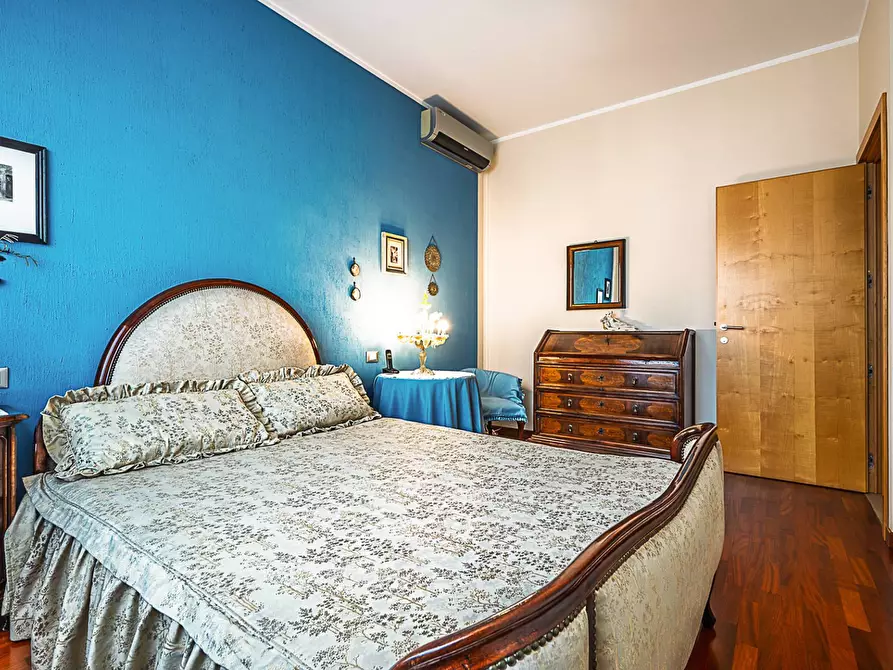 Immagine 17 di Appartamento in vendita  in corso Salvemini 10 a Torino