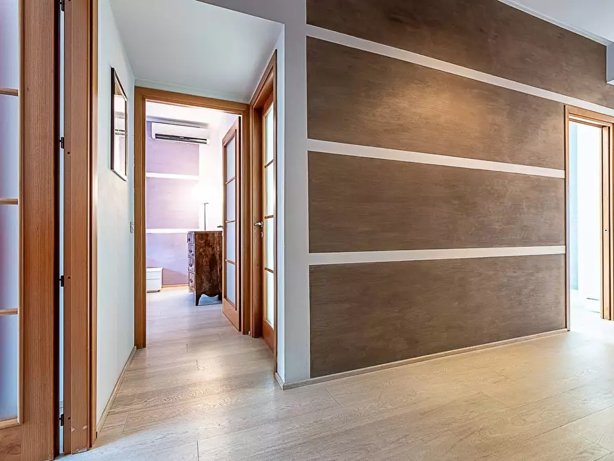 Immagine 5 di Appartamento in vendita  in corso Salvemini 8 a Torino