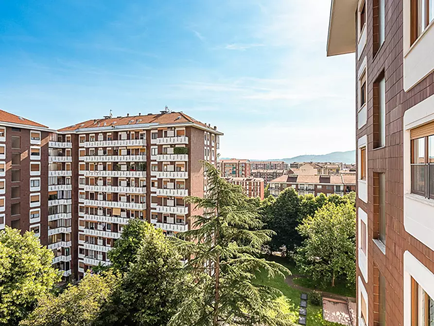 Immagine 33 di Appartamento in vendita  in corso Salvemini 8 a Torino