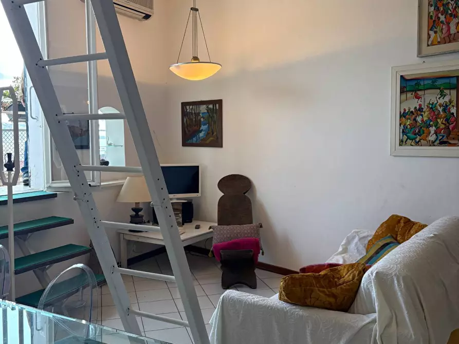 Immagine 5 di Appartamento in vendita  in corso Nazario Sauro 61 a San Remo