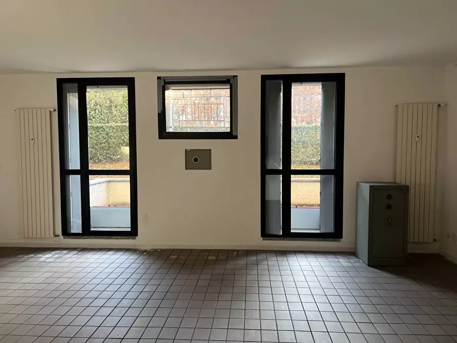 Immagine 8 di Ufficio in affitto  in via Villa 1 a Monza