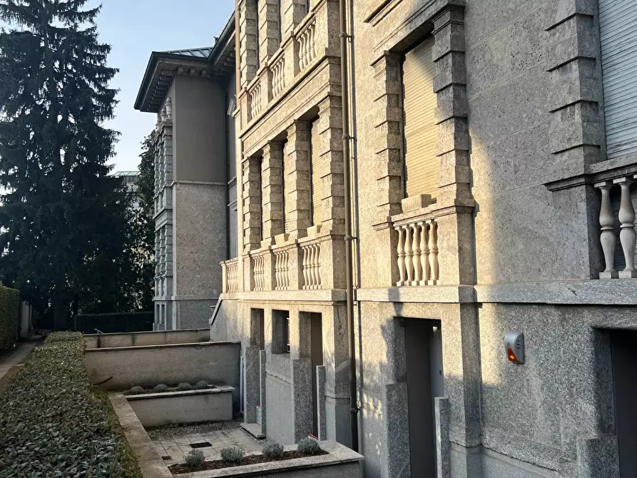 Immagine 1 di Ufficio in affitto  in via Villa 1 a Monza