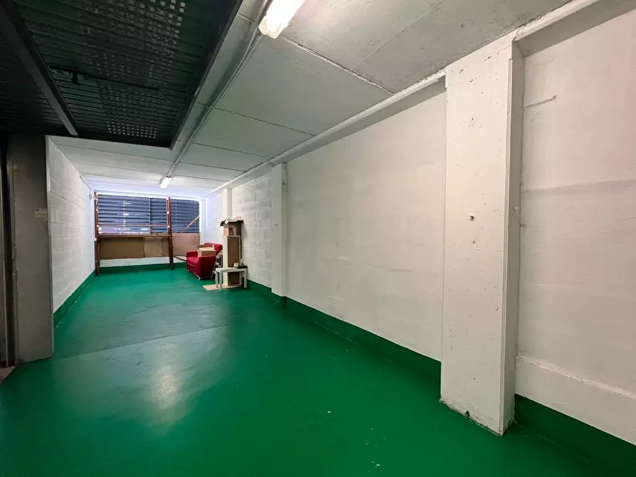 Immagine 10 di Box auto in vendita  in via crispi 113/A a La Spezia