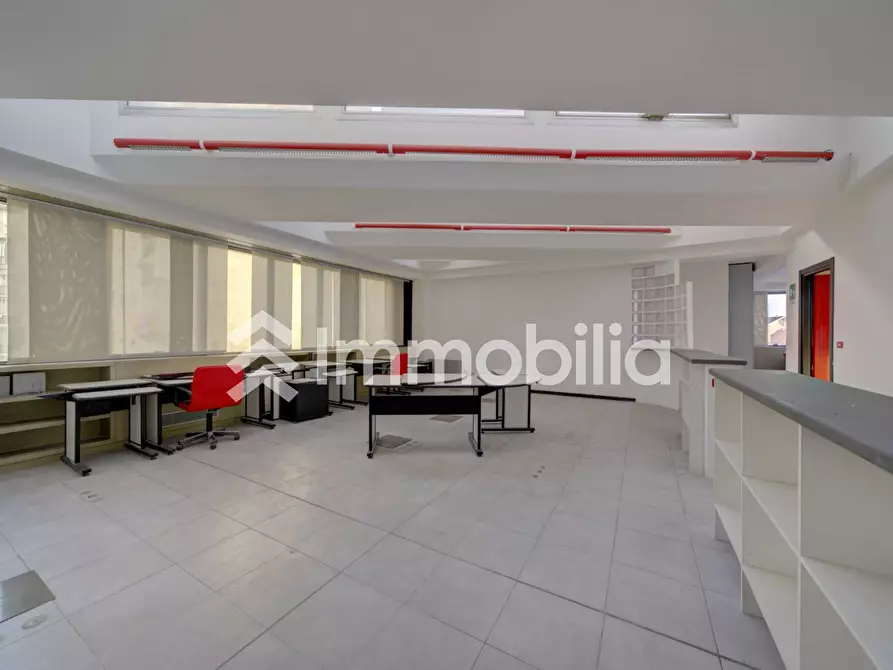 Immagine 11 di Ufficio in vendita  in Via Francesco Millio 41 a Torino