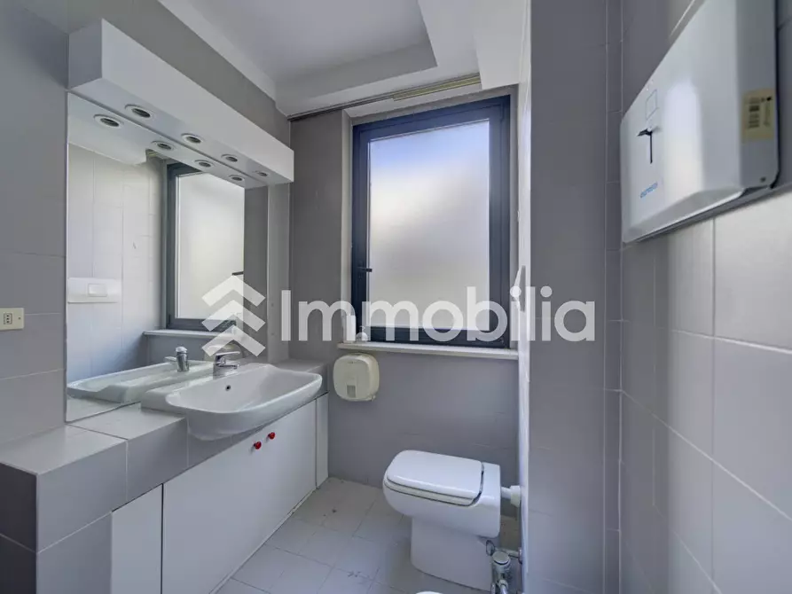 Immagine 18 di Ufficio in vendita  in Via Francesco Millio 41 a Torino