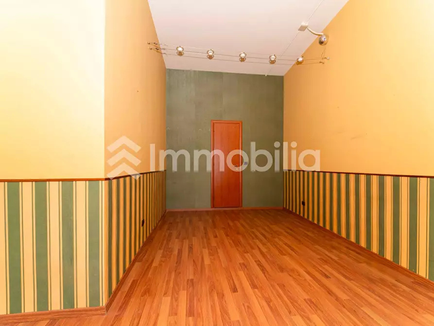 Immagine 5 di Magazzino in vendita  in Piazza Carlo Montanari 145 a Torino