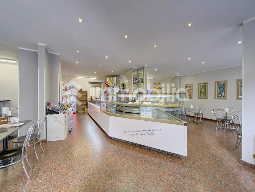 Immagine 11 di Locale commerciale in vendita  in Via Del Ridotto 12 a Torino