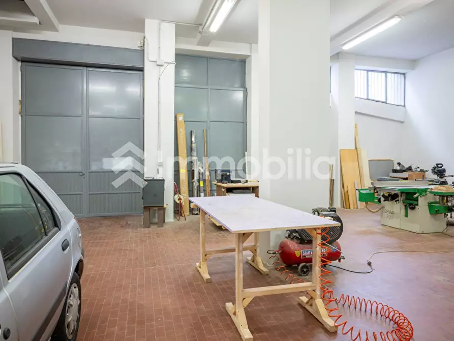 Immagine 8 di Magazzino in vendita  in Corso Sebastopoli 306 a Torino
