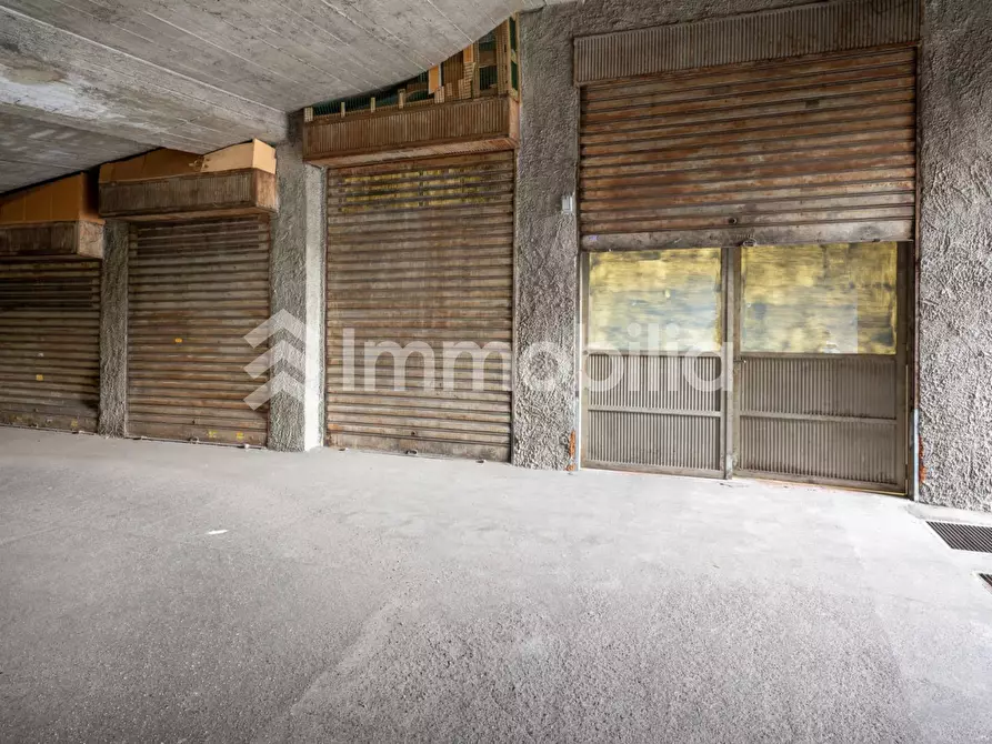 Immagine 12 di Magazzino in vendita  in Corso Sebastopoli 306 a Torino