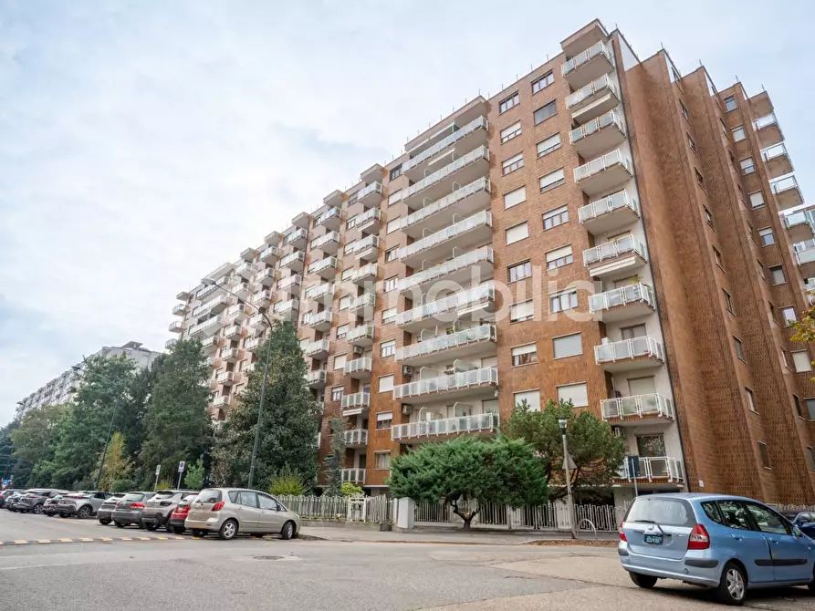 Immagine 2 di Magazzino in vendita  in Corso Sebastopoli 306 a Torino